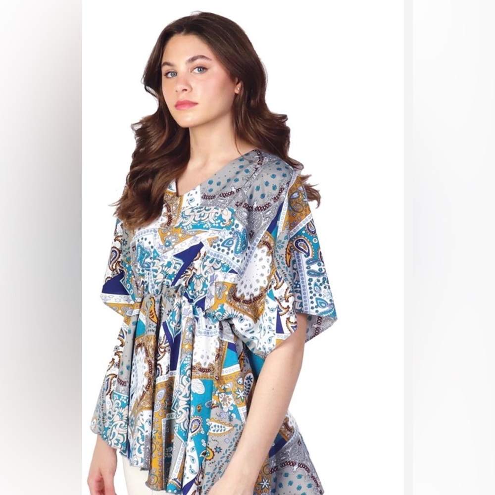 Cherie Bliss Flowing Asymmetrical Blouse. Geometric Print
Onesize fits most US14